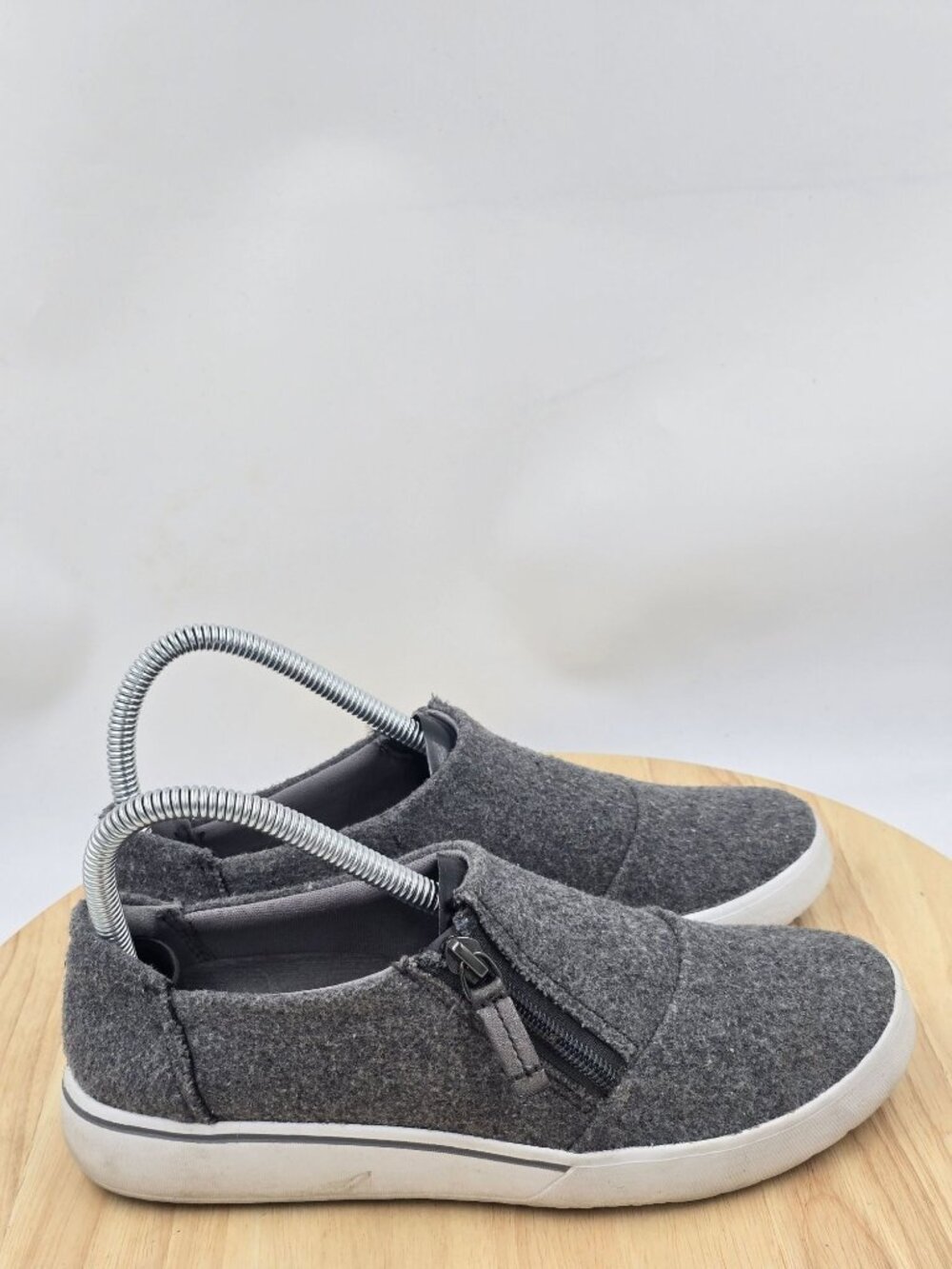 Clarks Collection Grey Slip On Comfort Sneakers Womens sz 6.5M
